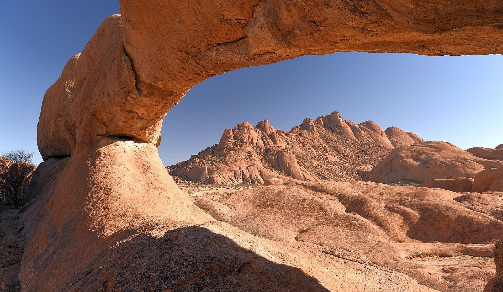 Steinbrücke in Namibia